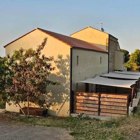 Apartment Casale Morillo Campofelice Di Roccella
